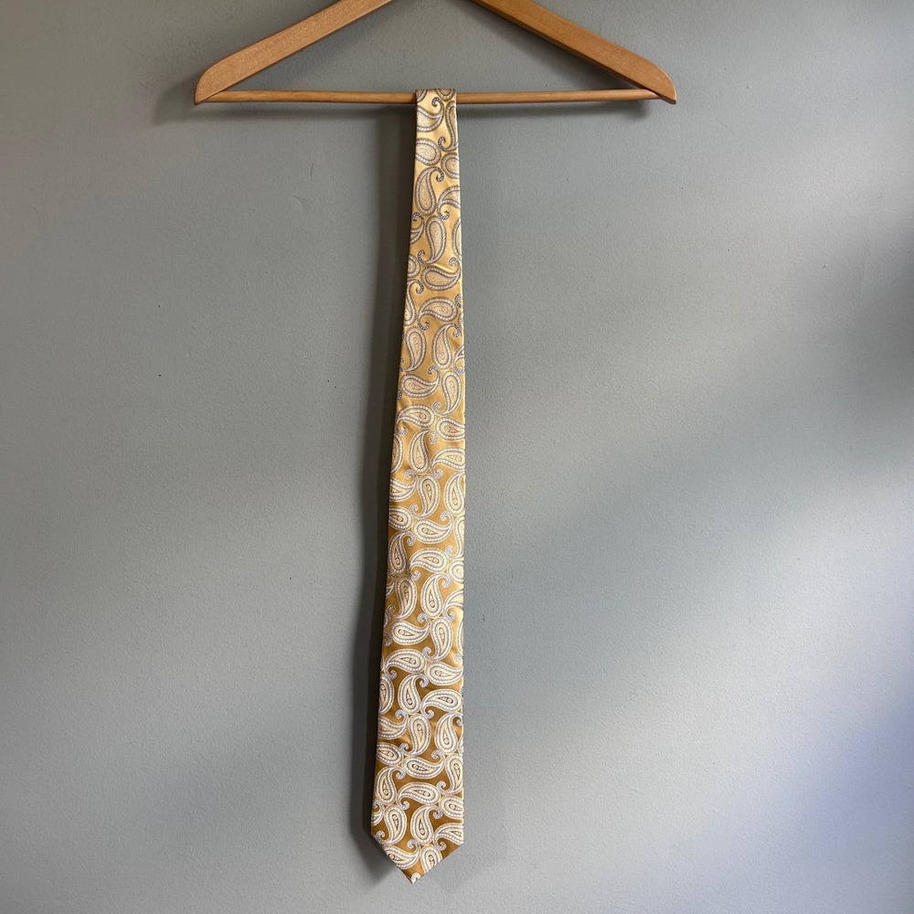 Michael Kors Mens Gold Paisley Silk Necktie Blue White Pattern RN 121148